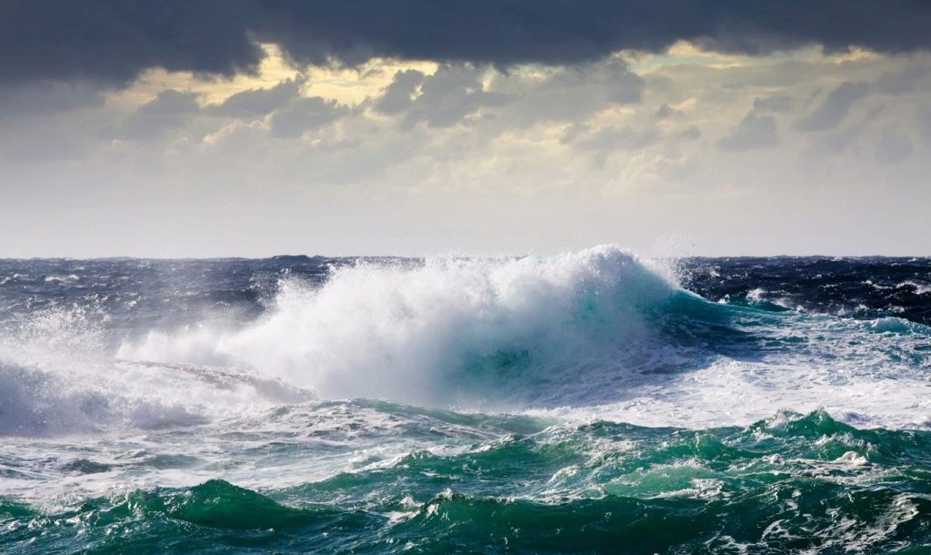 Штормовое море