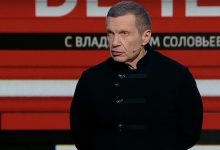 Соловьев осудил Галкина* за его шутки про возраст российских артистов 27