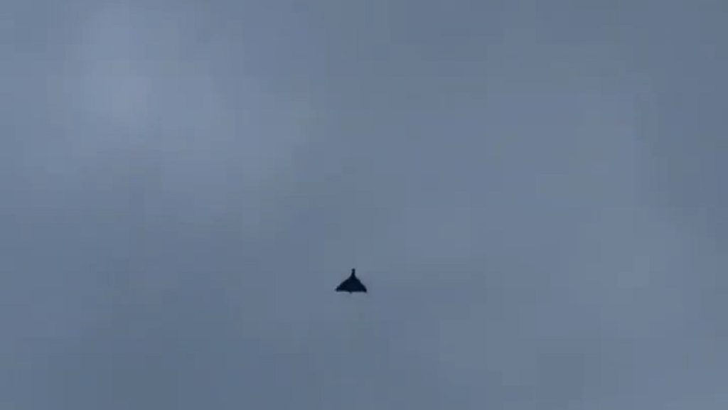 Летящий дрон