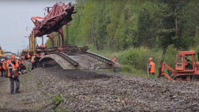 Восстановительные работы на железной дороге после подрыва в Брянской области