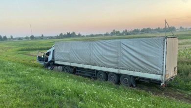 Фура в кювете