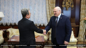 Александр Лукашенко с послом Турции