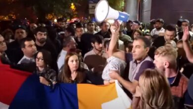 Беспорядки возле посольства России в Ереване