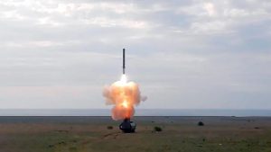 Пуск высокоточной ракеты «Оникс»