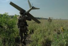 Военный ВСУ с беспилотником