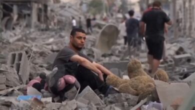 Мужчина, потерявший всю семью из-за бомбардировок Израиля