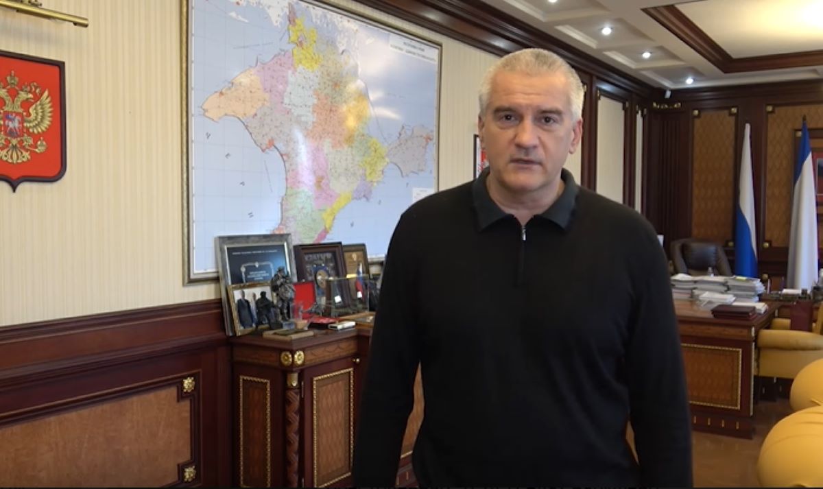 Аксенов доложил Путину о последствиях "шторма века" в Крыму