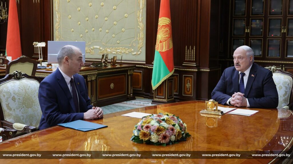 Александр Лукашенко и Александр Ходжаев
