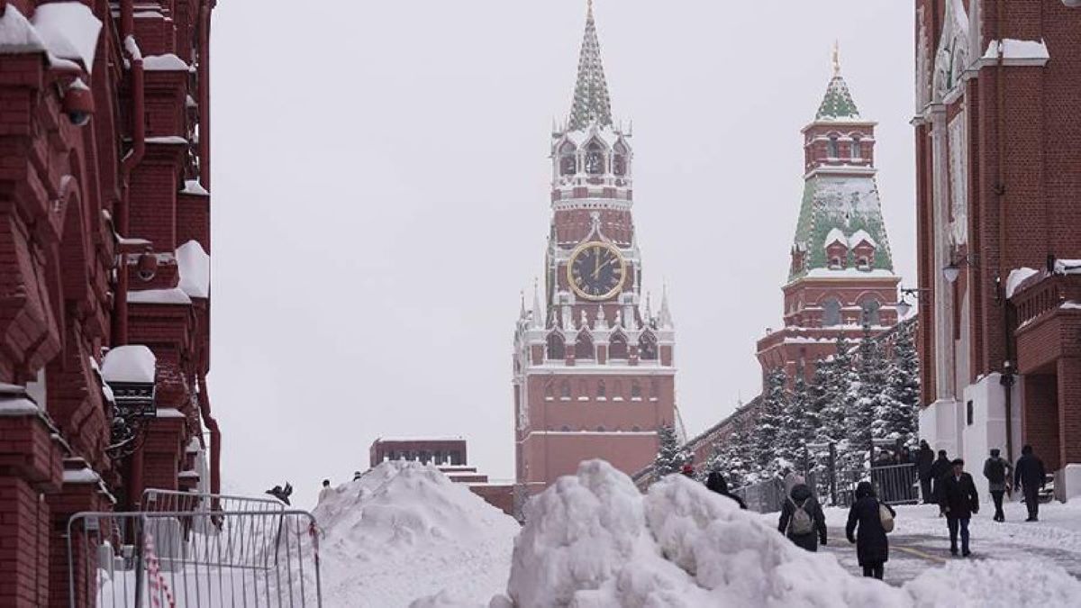 Песков назвал перенос столицы России на восток страны нереализуемым