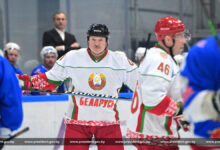 Александр Лукашенко на льду