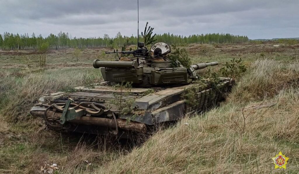 Стрельба из танка ВС Беларуси