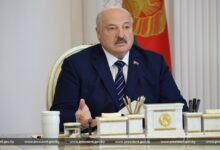 Лукашенко заявил, что людей интересуют два вопроса – работа и зарплата