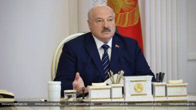 Лукашенко заявил, что людей интересуют два вопроса – работа и зарплата