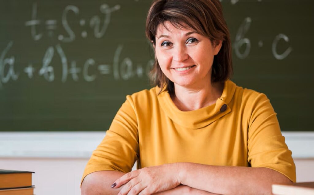 Национальный статистический комитет подготовил обзор ко Дню учителя