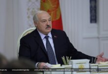 Лукашенко предупредил военных, что лишних денег не будет