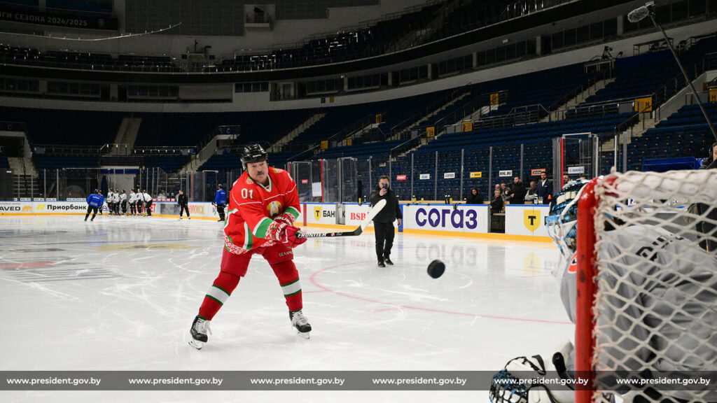 Александр Лукашенко хоккей