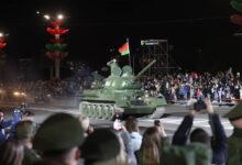 Танк на параде в Минске