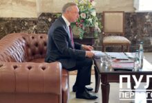 Лукашенко проводит встречу с губернатором Санкт-Петербурга