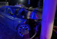 В Минске водитель на BMW врезался в столб