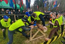 В Беларуси прошел IV Чемпионат по колке дров среди журналистов