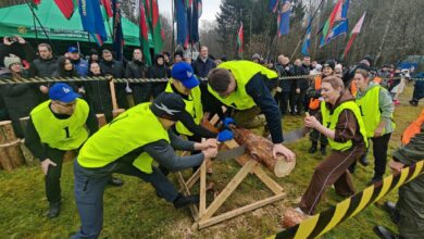 В Беларуси прошел IV Чемпионат по колке дров среди журналистов