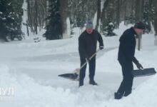 Лукашенко вместе с сыном приняли участие в уборке снега