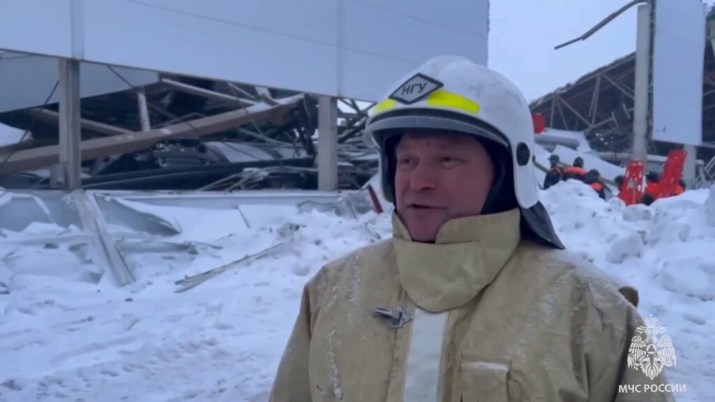 Обвал крыши в цехе